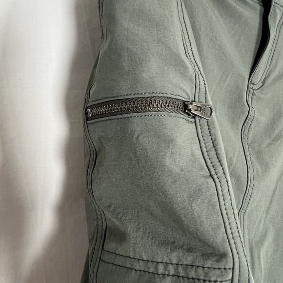 Athleta Gray Trek Utility Skirt Shorts Size 8 Hiking Outdoor Nylon Stretch Zip - Picture 3 of 11